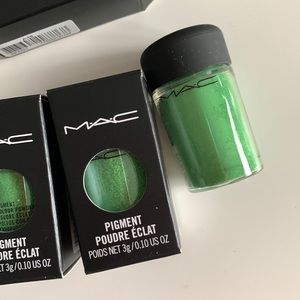 MAC green pigment NEW